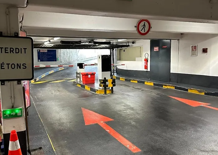 L Impasse D'anais Free Parking